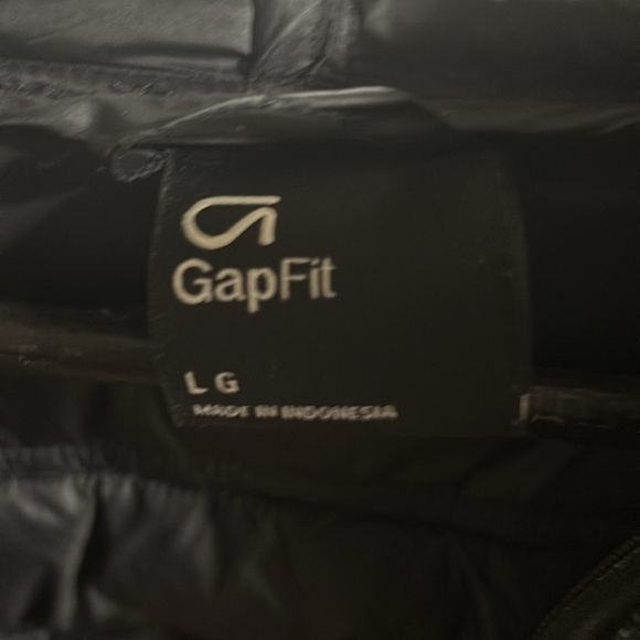 Like new condition gap fit - men’s large 3m digital camo styling. Asking $75 obo - Picture 4 of 4